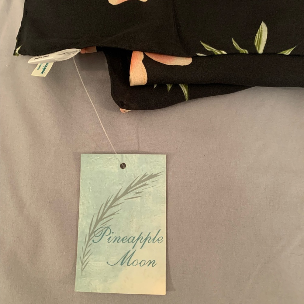 Pineapple Moon sarong - Picture 2 of 2